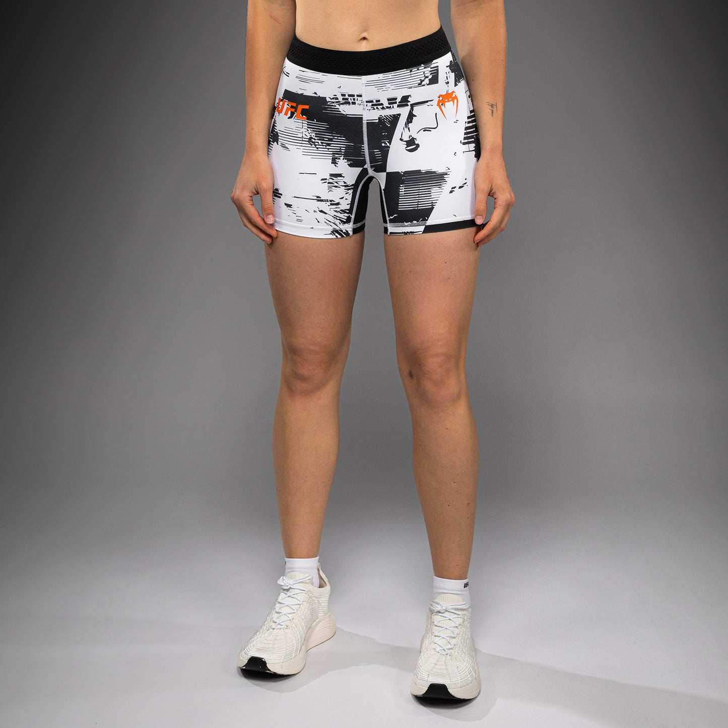 UFC Zenith by Venum Authentic Fight Week Performance Vale Tudo Short Damen - Weiß