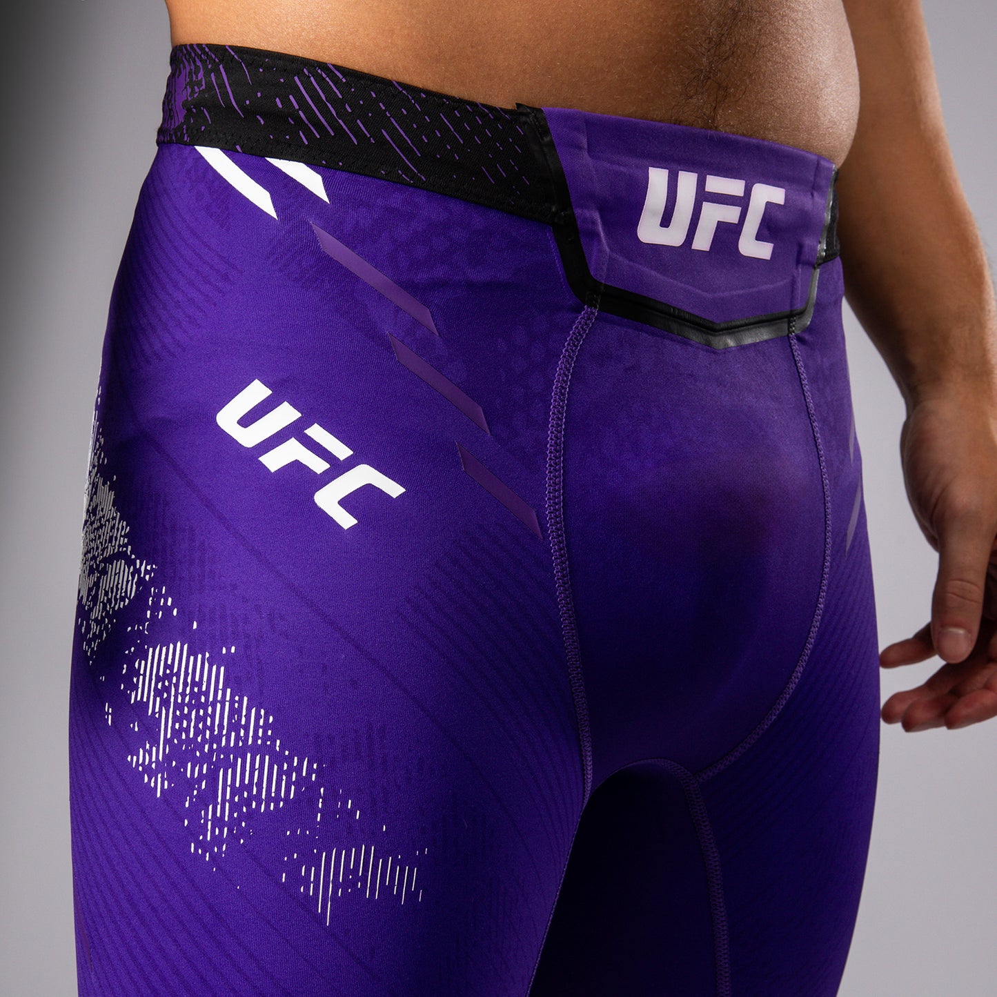 UFC Adrenaline by Venum Authentic Fight Night Herren Vale Tudo Short - lila