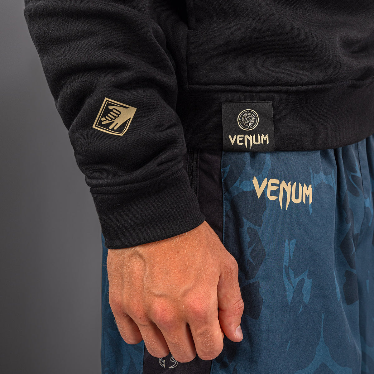 Jujutsu Kaisen x Venum Fushiguro Hoodie – Ozeangrün