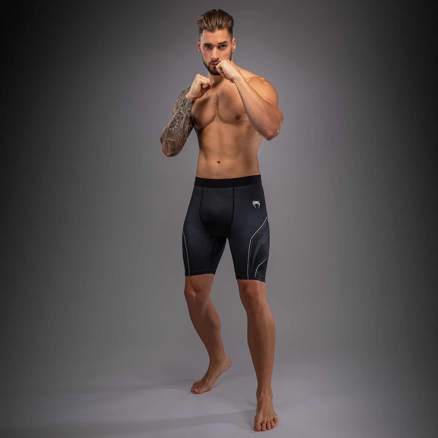 Venum Streamline Vale Tudo Shorts – Schwarz/Weiß