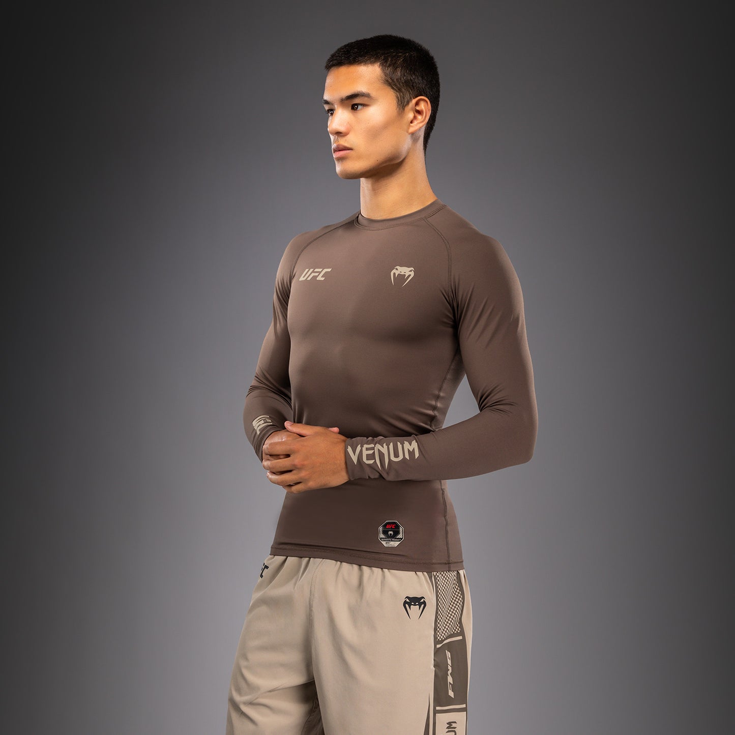 Venum UFC Unity by Venum Authentic Fight Week Herren Funktions-Rashguard Langarm - Braun