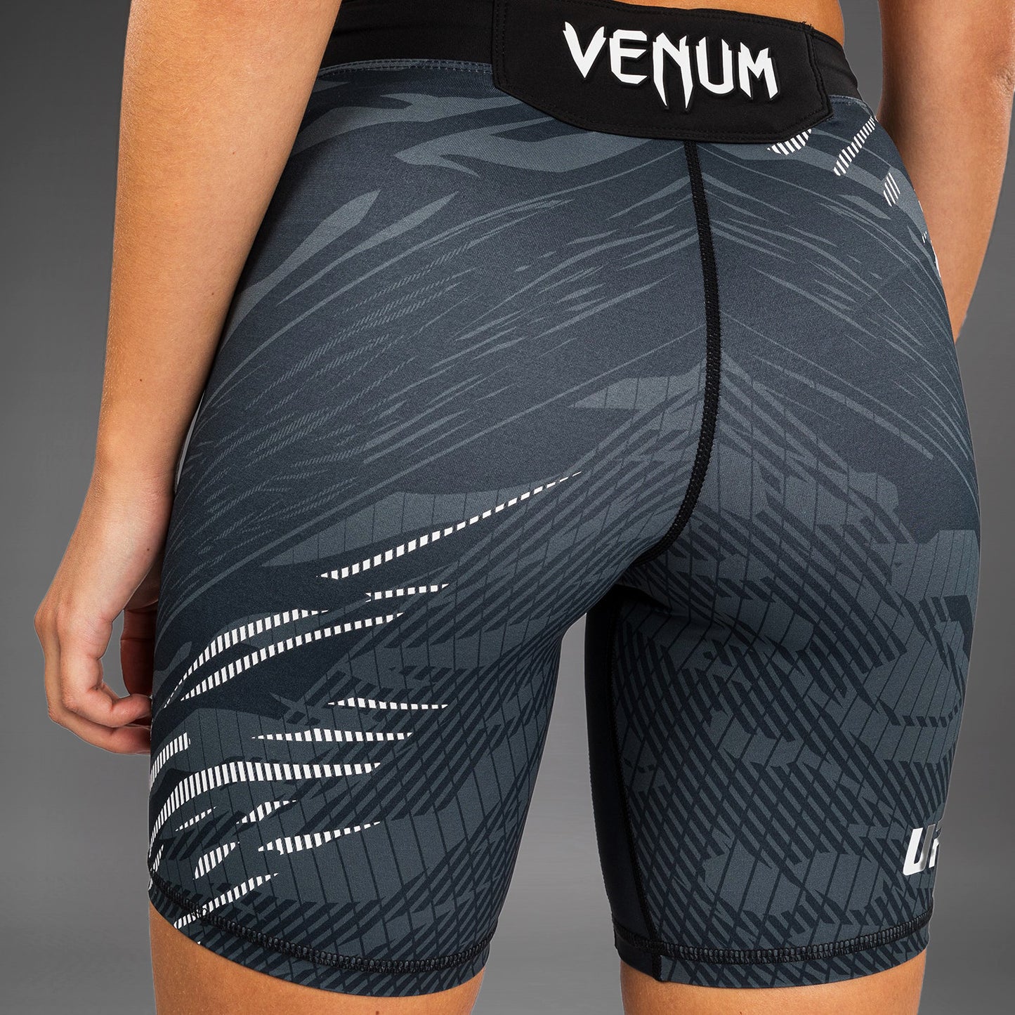 UFC Fusion by Venum Authentic Fight Night Damen Vale Tudo Short - Long Fit - Schwarz