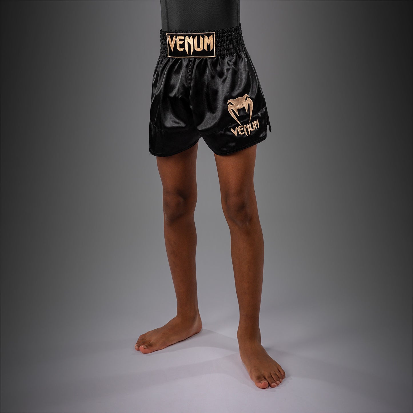 Venum Classic Muay-Thai-Shorts für Kinder – Schwarz/Gold