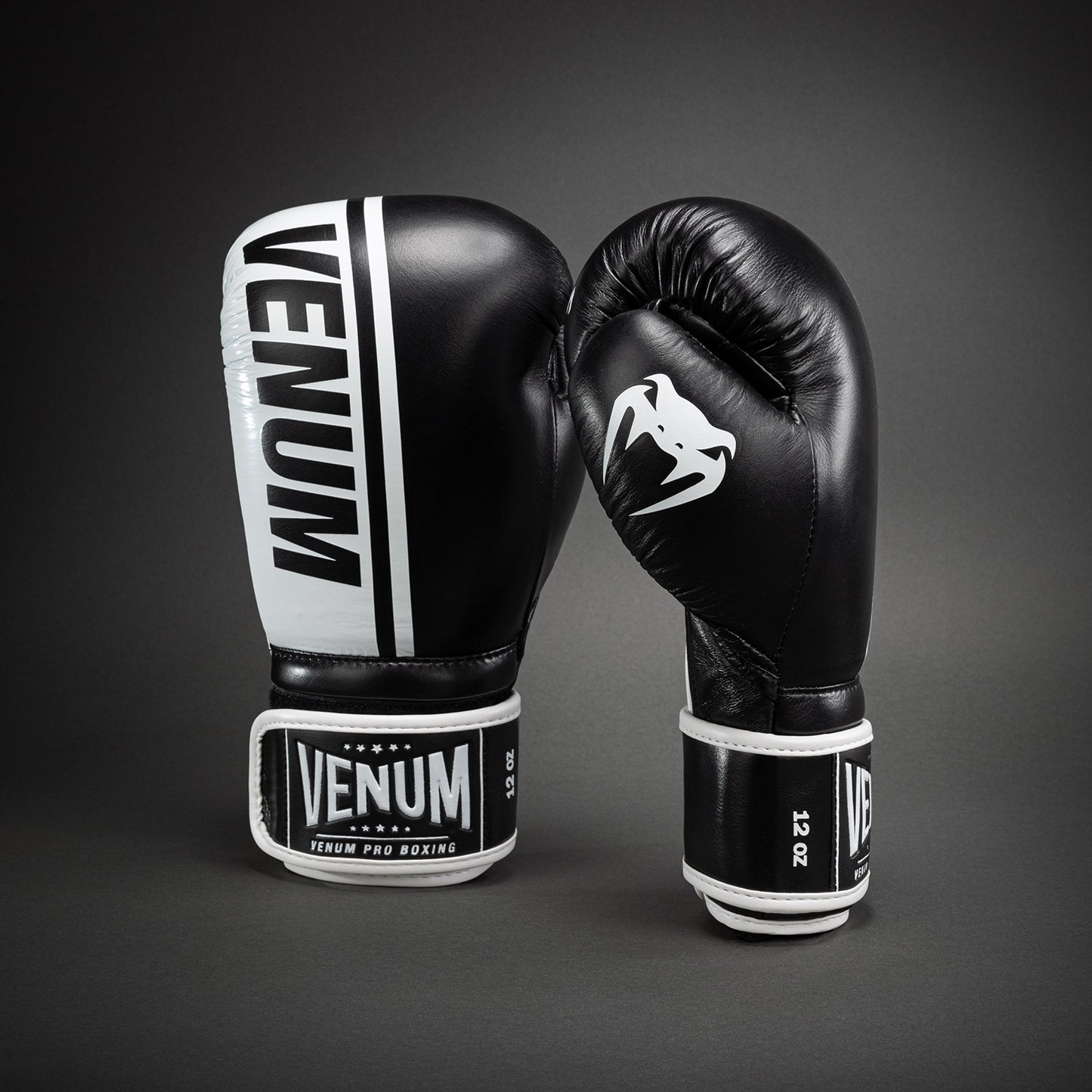 Venum Shield Pro Boxhandschuhe mit Klettverschluss - Schwarz/Weiß