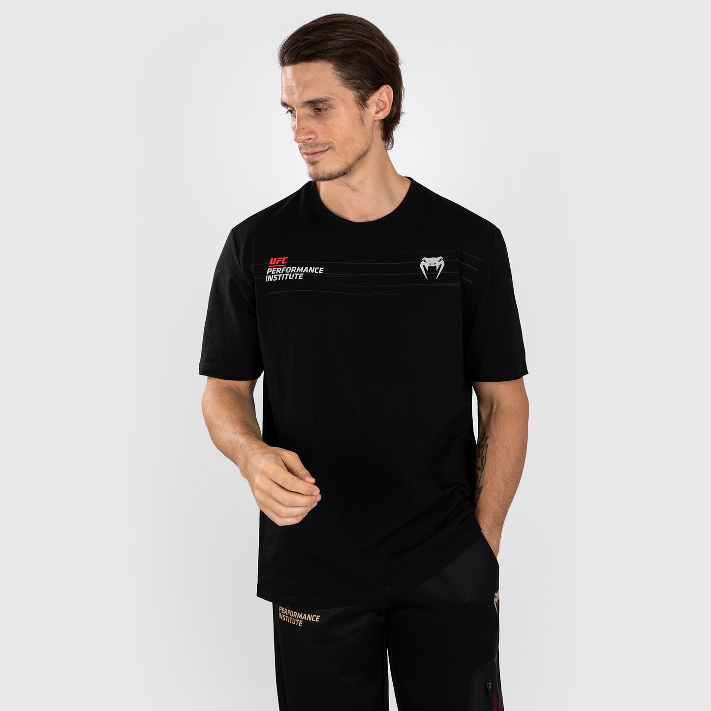 UFC Venum Performance Institute 2.0 Herren T-Shirt - Schwarz/Rot
