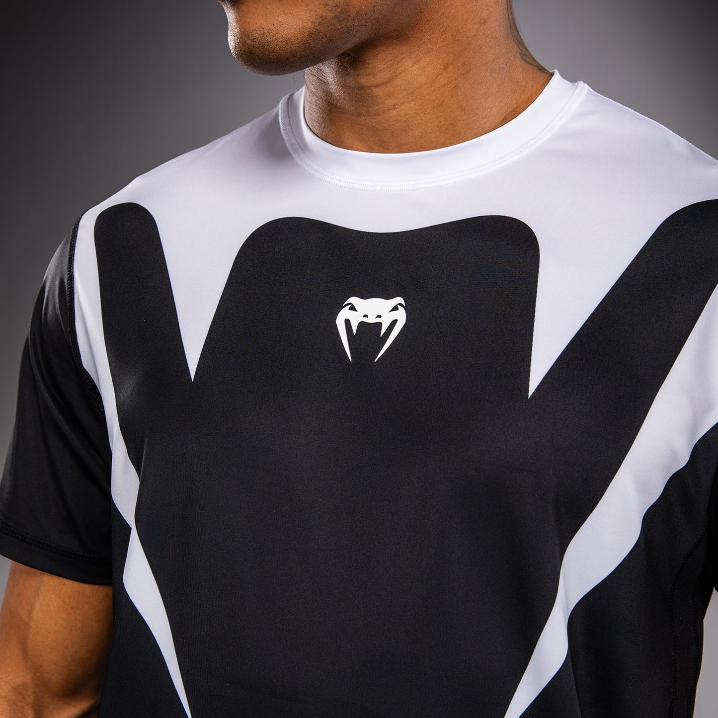 Venum Attack 90 Dry-Tech-T-Shirt – Weiß/Schwarz