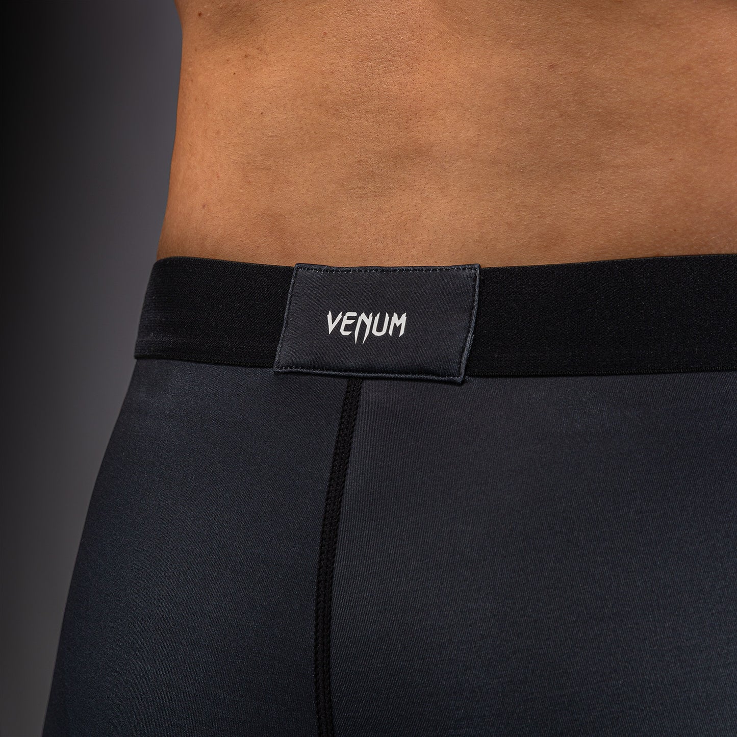 Venum Streamline Vale Tudo Shorts – Schwarz/Weiß