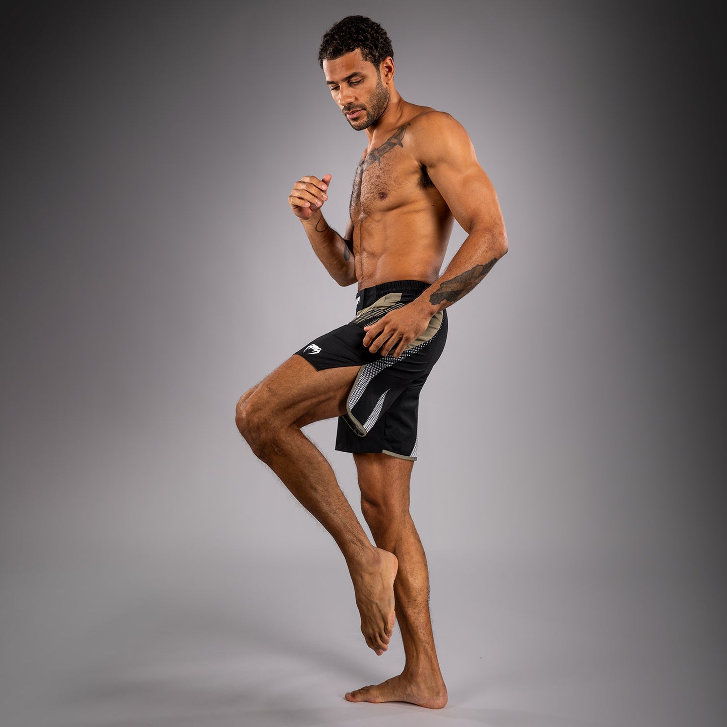 Venum Adrenaline Kampfshorts – Schwarz/Sand