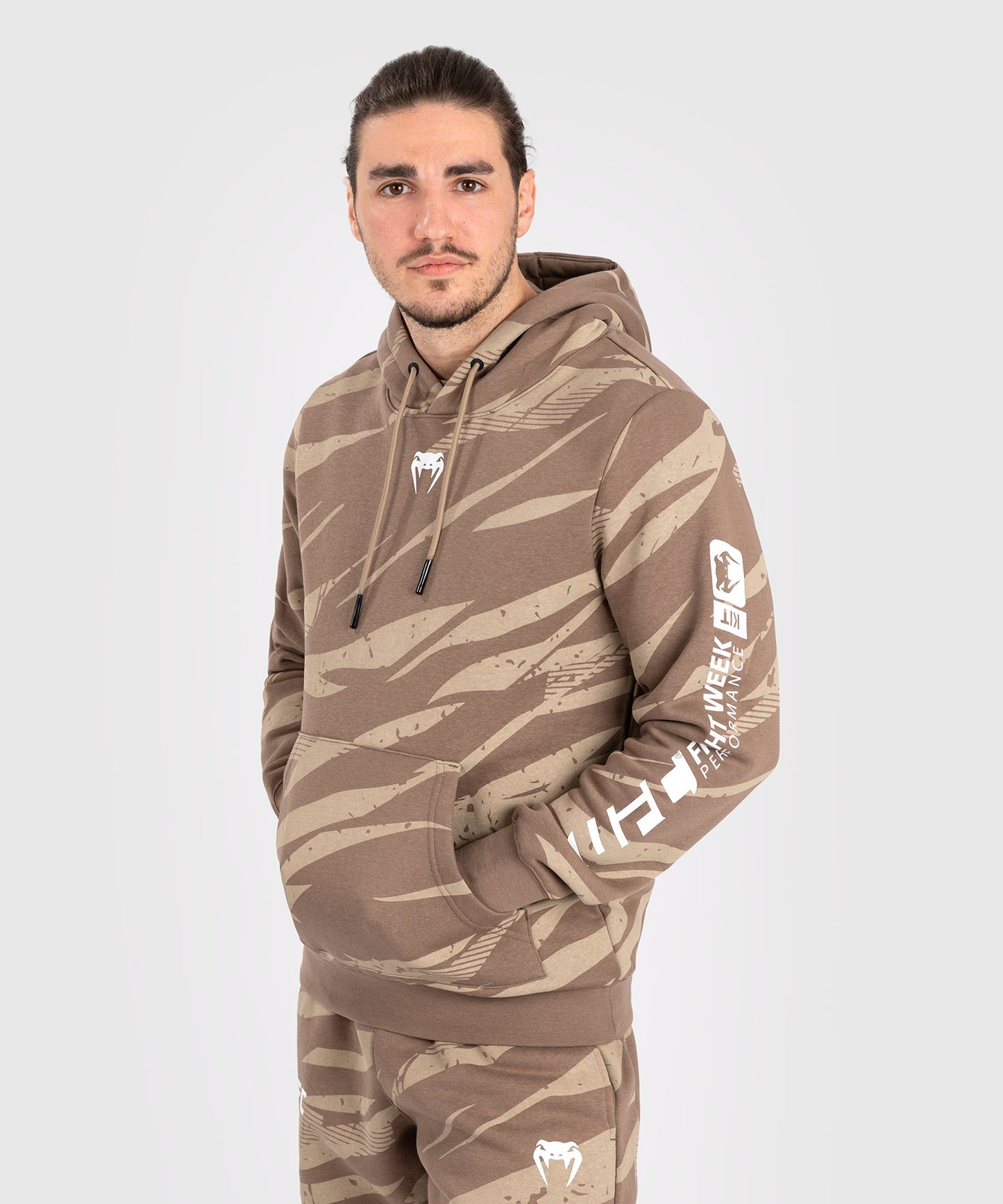 UFC Adrenaline by Venum Fight Week Herren Pullover Hoodie - Desert Camo