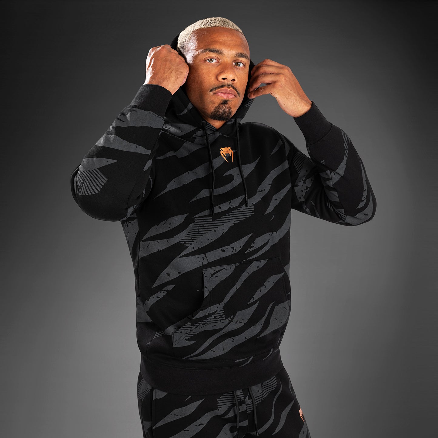 UFC Adrenaline by Venum Fight Week Herren Pullover Hoodie - Urban Camo