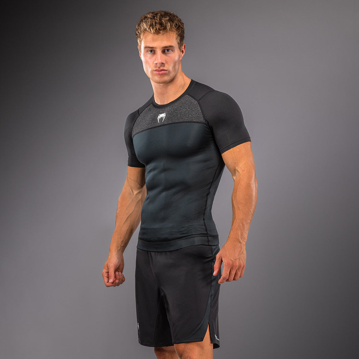 Venum G-Fit Scale Kurzarm-Rashguard - Schwarz