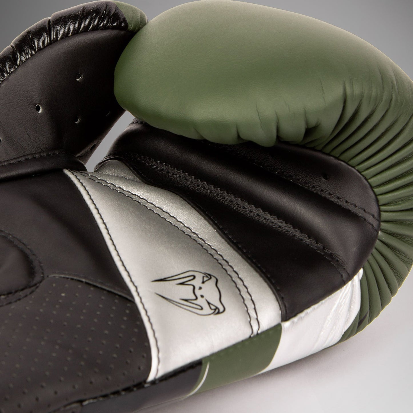 Venum Elite Evo Boxhandschuhe - Khaki/Silber