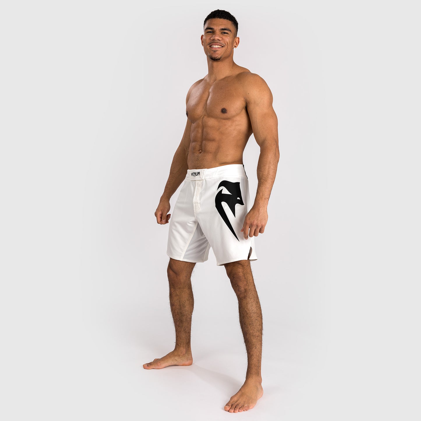 Venum Light 5.0 Fight Shorts - Weiß/Schwarz
