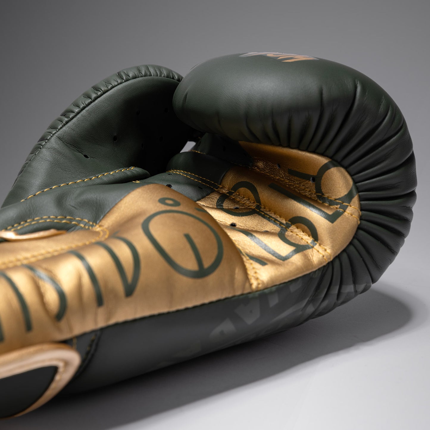 Venum x Rajadamnern Boxhandschuhe - Militärgrün