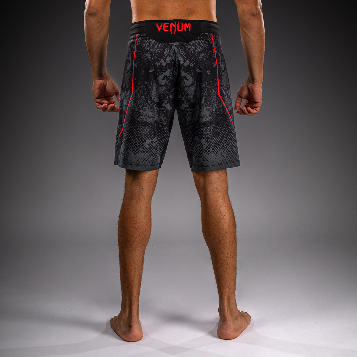 Venum x Batman Fightshorts - Schwarz/Grau/Rot