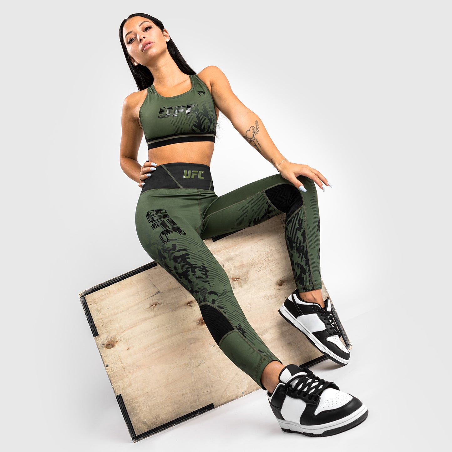 UFC Venum Authentic Fight Week Damen Performance Tight - Khaki