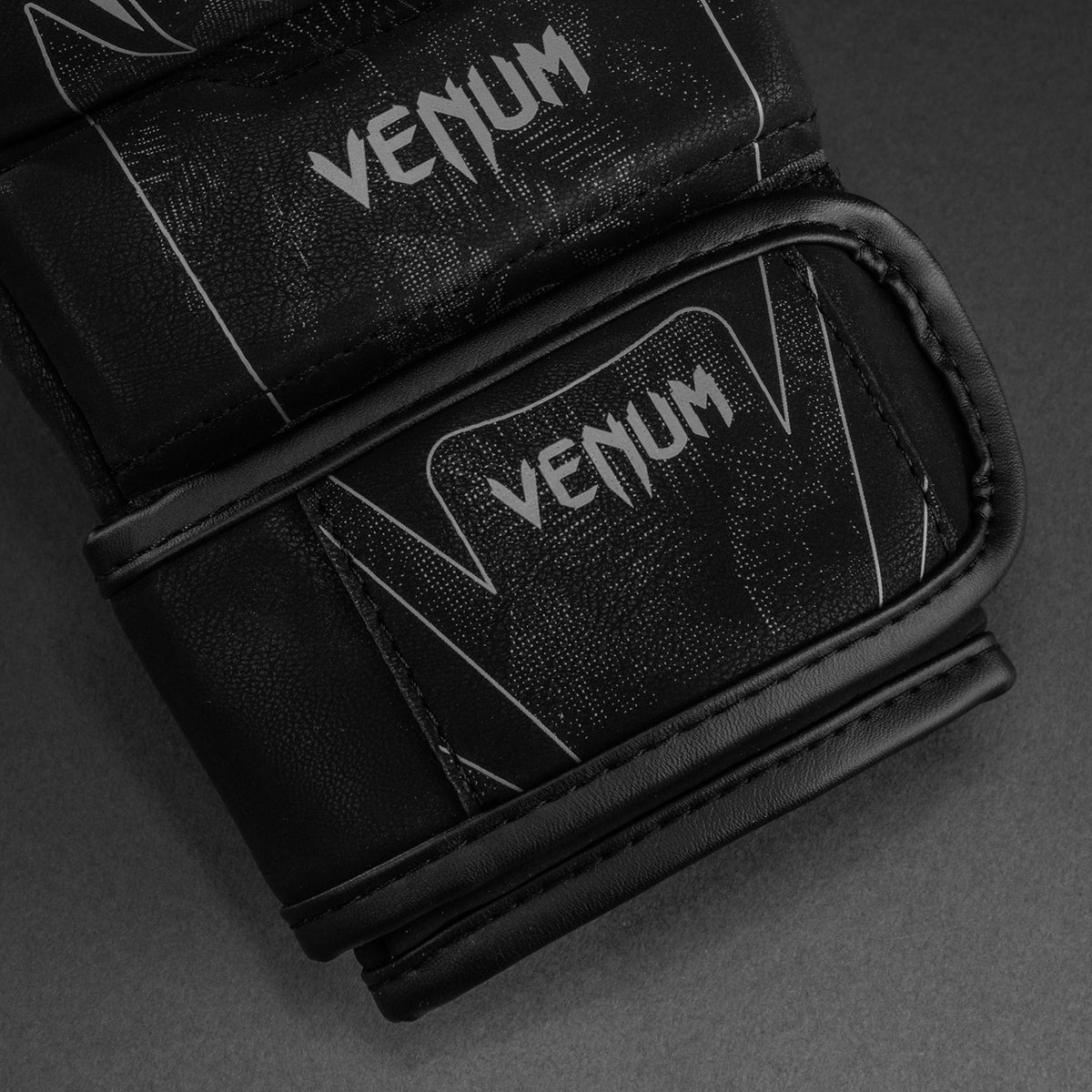 Venum Amazonia Reborn MMA-Sparringshandschuhe - Schwarz/Grau