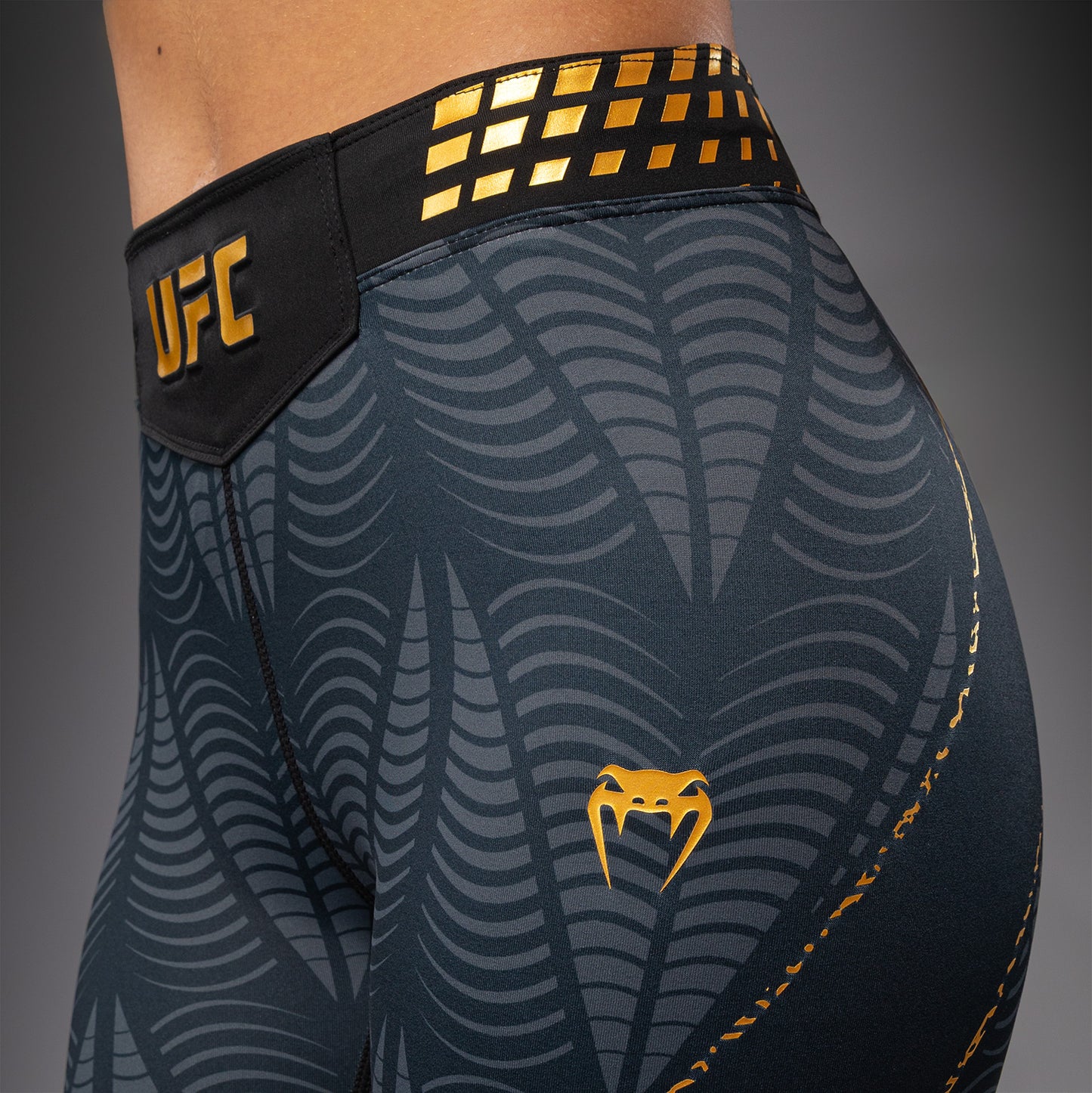 UFC Zenith by Venum Authentic Fight Night Kurze Passform Vale Tudo Short Damen - Champion