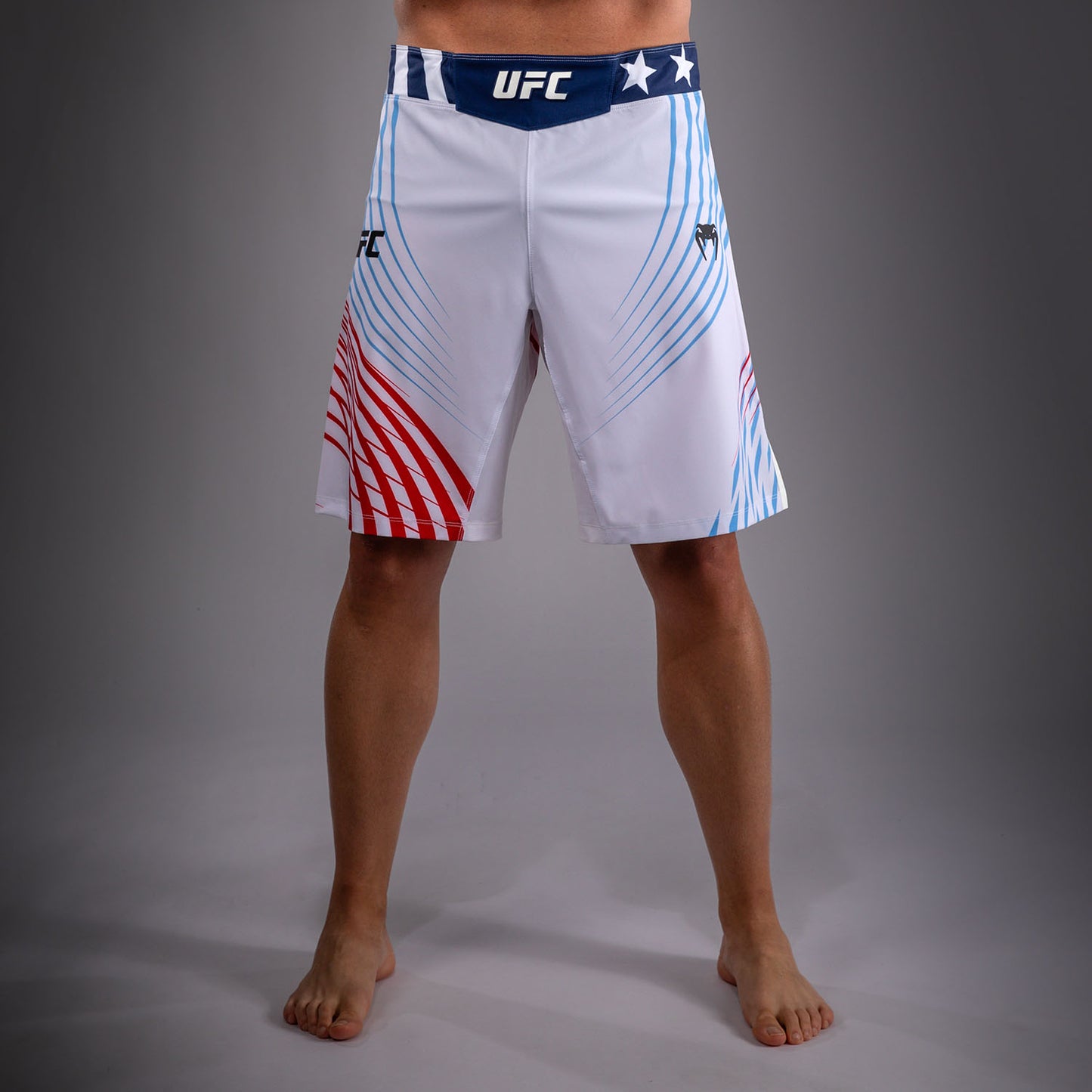 Official UFC Freedom 250 by Venum Authentic Fight Night Fight Shorts im Long Fit für Herren - Weiß