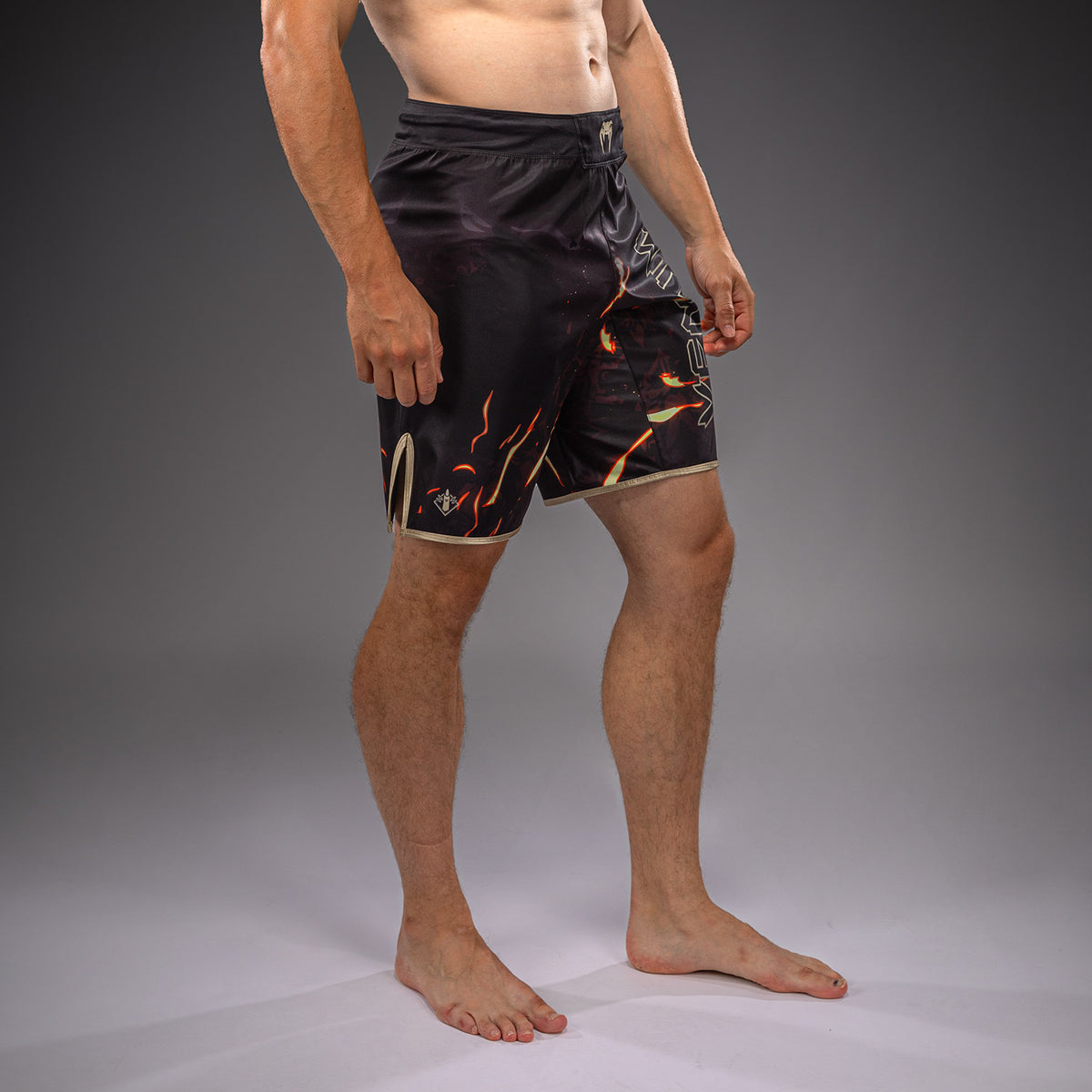 Jujutsu Kaisen x Venum Sukuna Fightshorts – Schwarz/Hellbeige