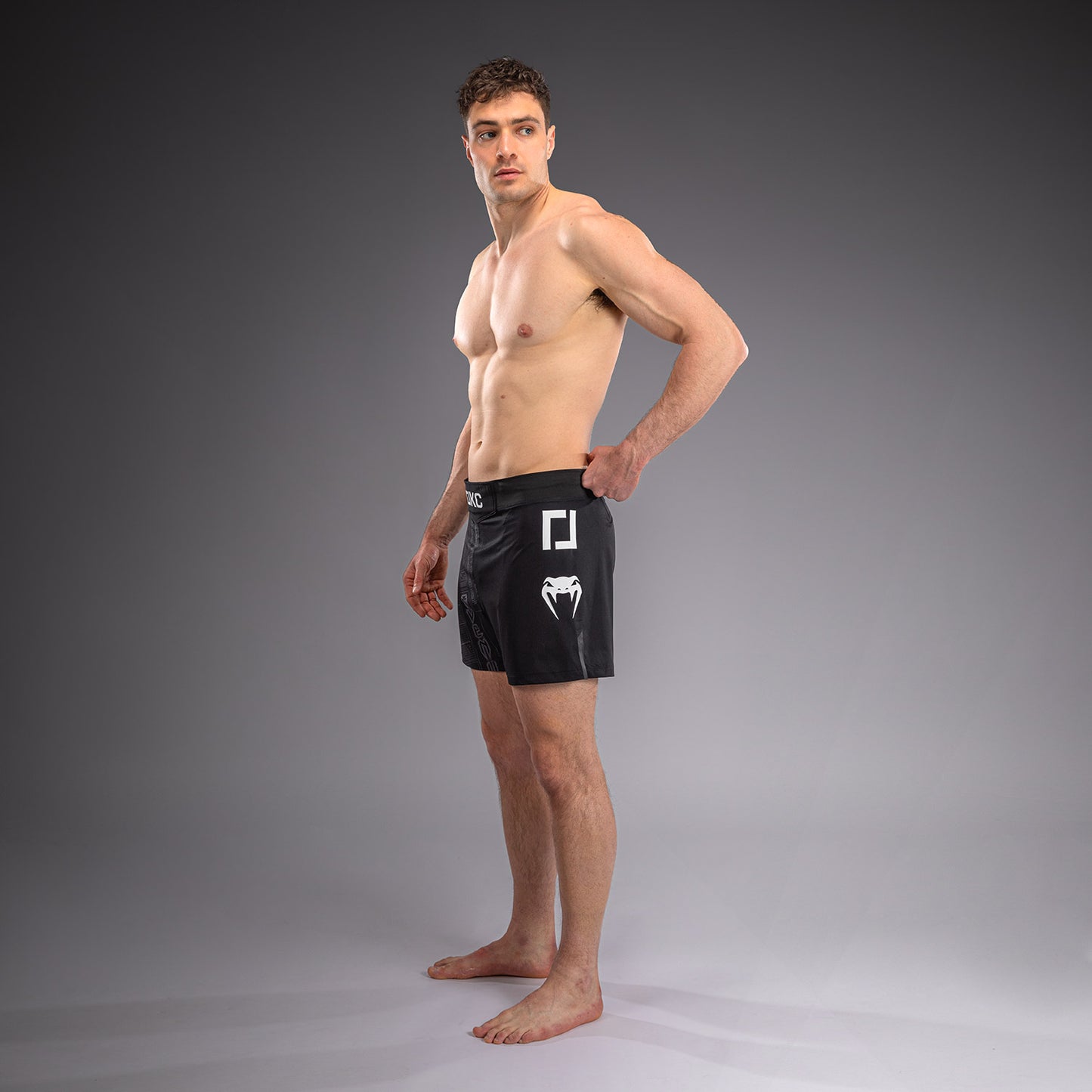 Karate Combat by Venum Fightshorts – Schwarz/Grau