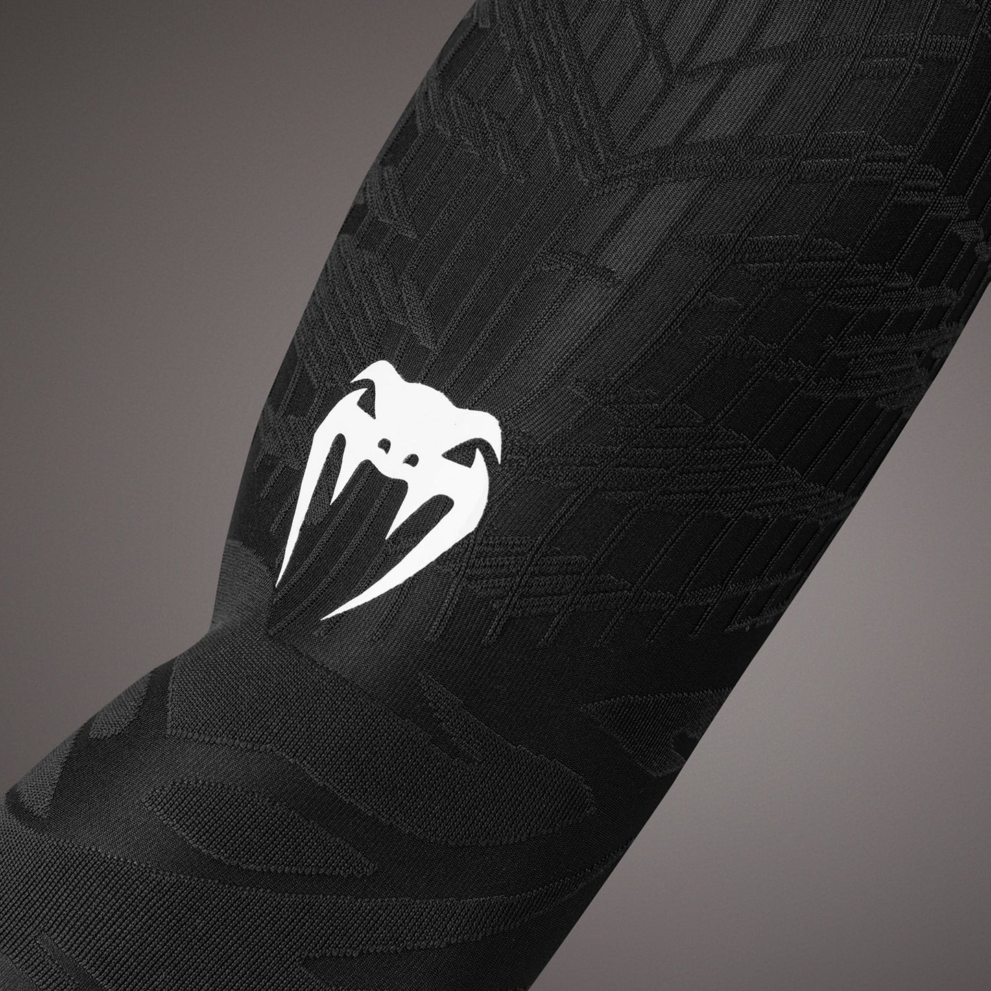 Venum Elite Armsleeves - Schwarz/Weiß