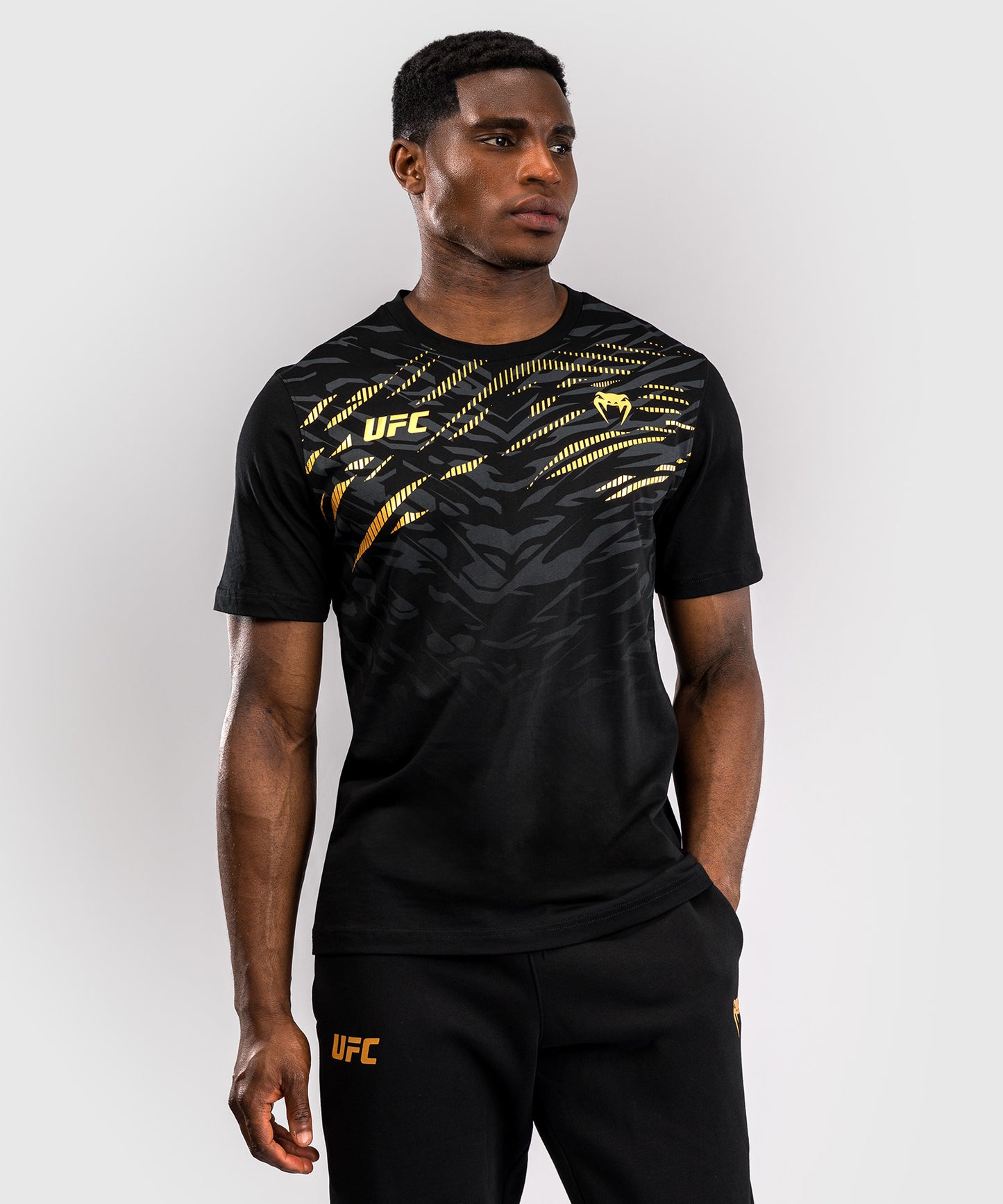 UFC Fusion by Venum Replica Herren Kurzarm T-Shirt - Champion