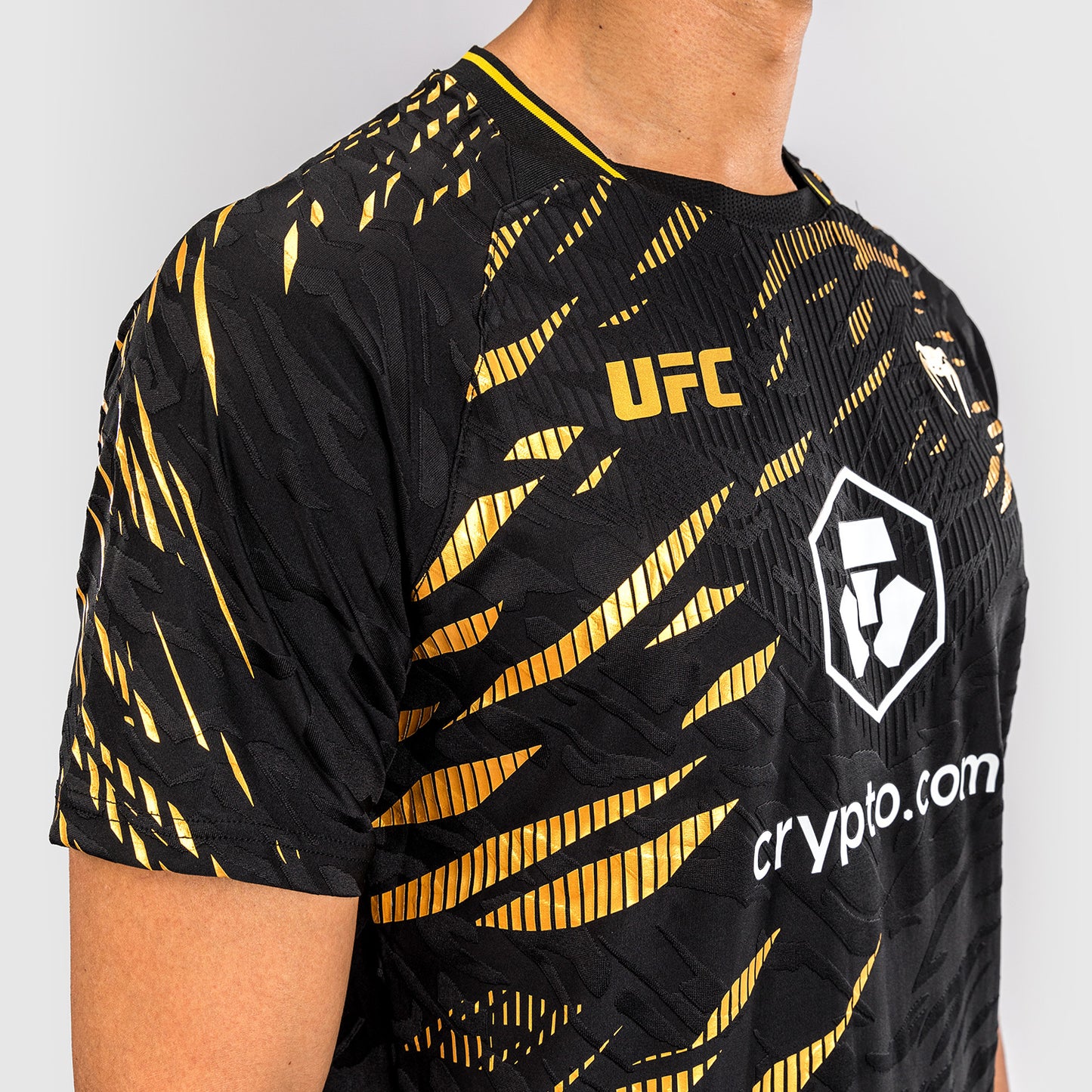 UFC Fusion by Venum Personalized Authentic Fight Night Herren Walkout Jersey - Champion