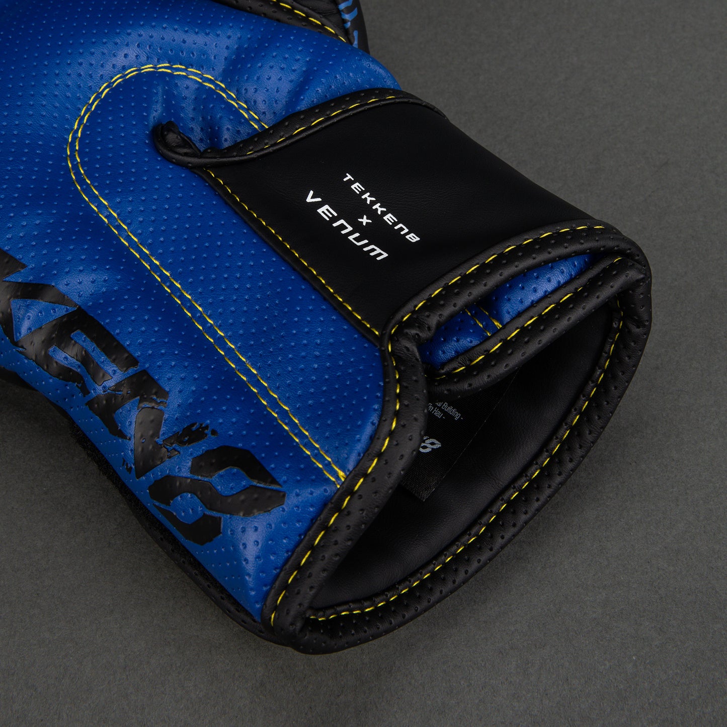 Venum x TEKKEN 8 Boxhandschuhe - King - Schwarz/Gelb