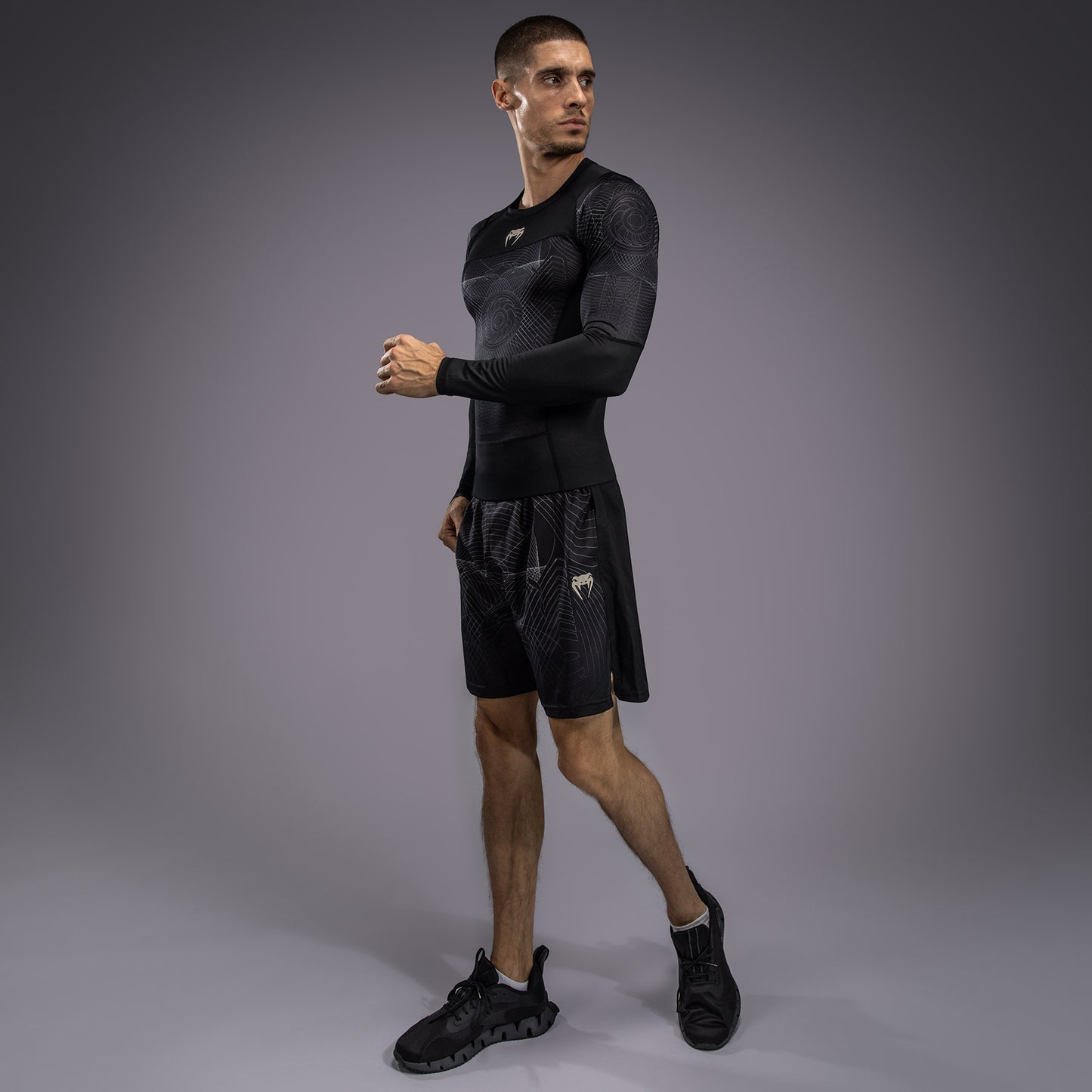 Venum G-Fit Air Herren Langarm Rashguard - Tiefschwarz/Wüstensand