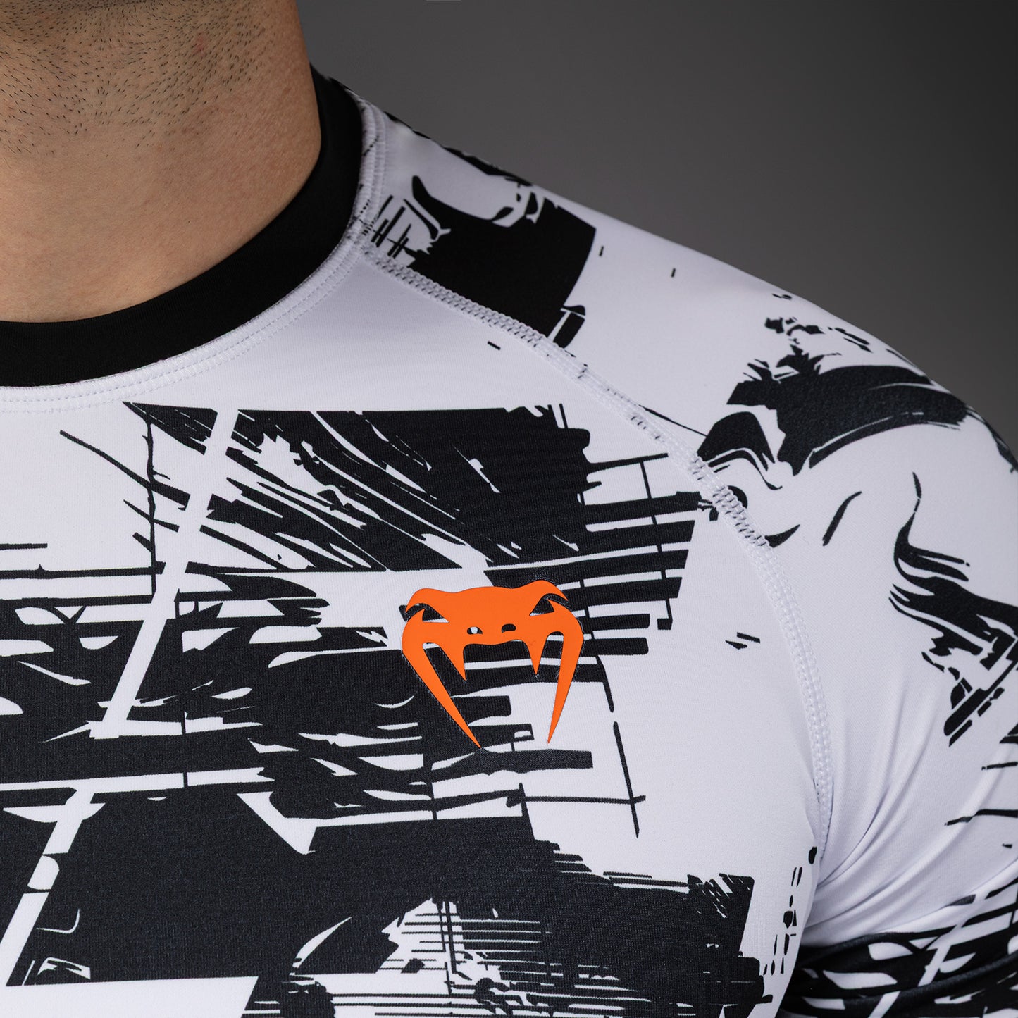 UFC Zenith by Venum Authentic Fight Week Performance Kurzarm Rashguard Herren - Weiß