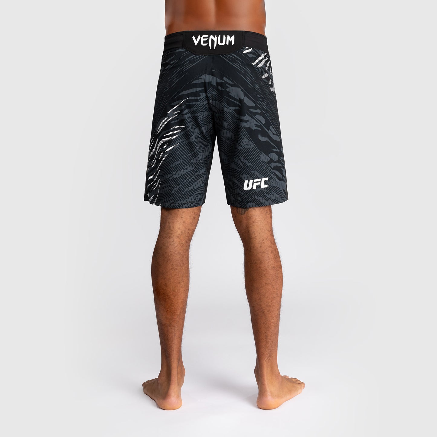 UFC Fusion by Venum Personalized Authentic Fight Night Herren Fight Short - Long Fit - Schwarz