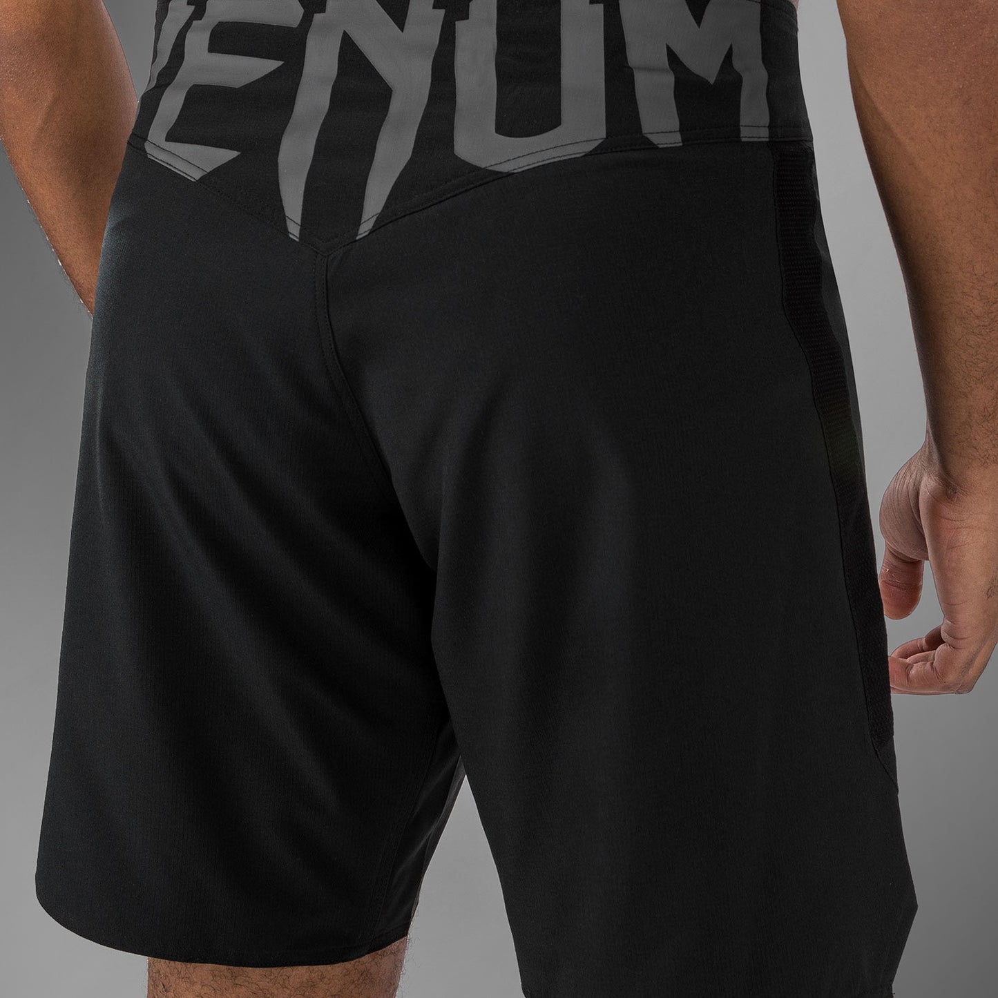 Venum Light 5.0 Fight Shorts - Schwarz/Weiß