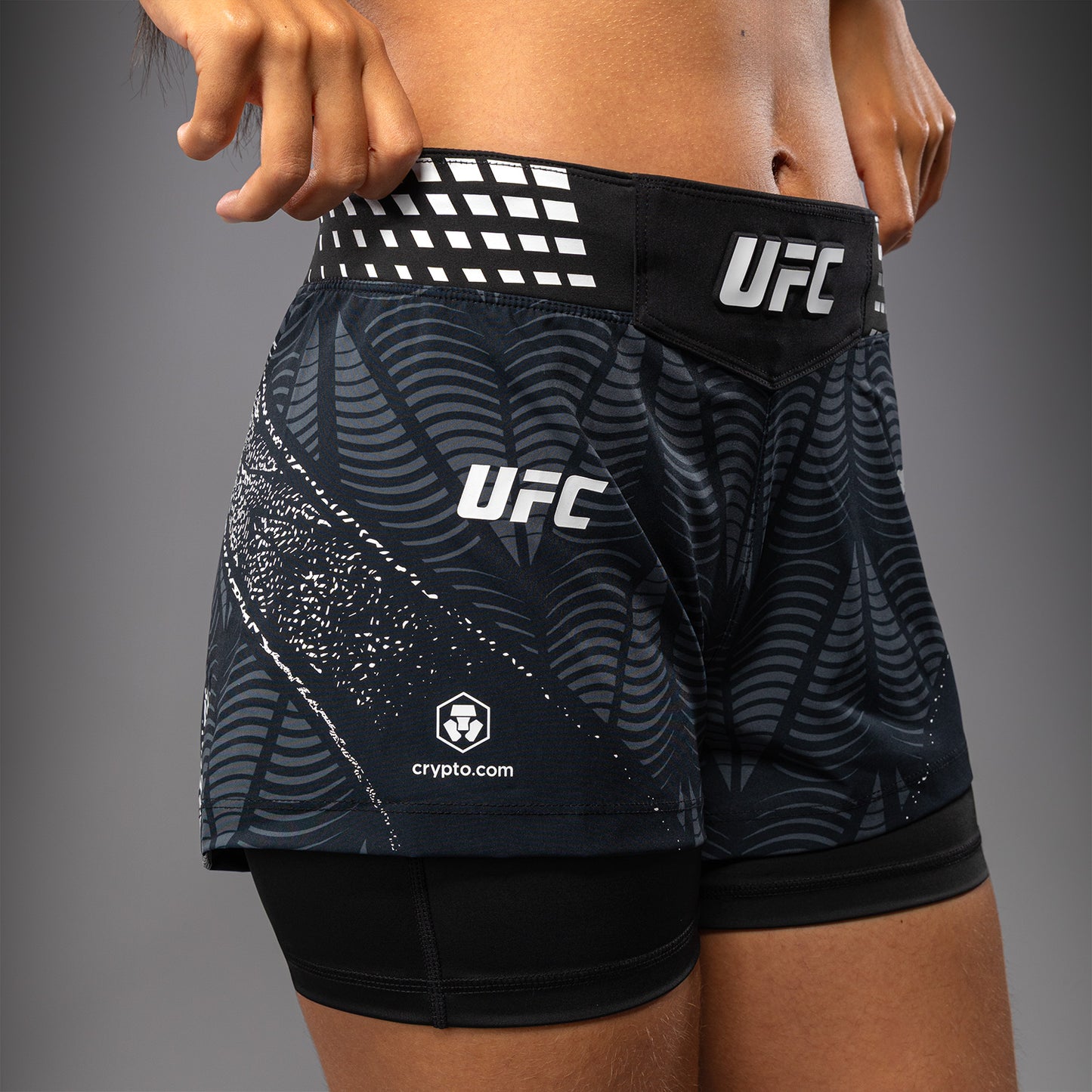 UFC Zenith by Venum Authentic Fight Night Kurze Passform Fight Short Damen - Schwarz