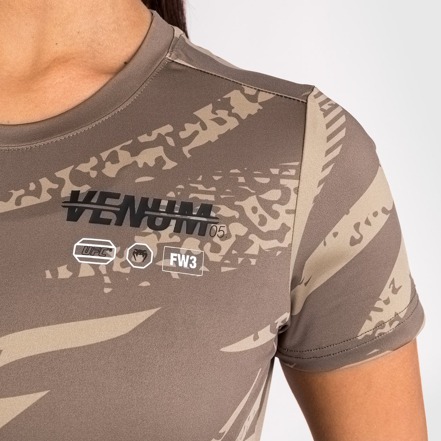 UFC Adrenaline by Venum Fight Week Frauen Dry-Tech-T-Shirt - Desert Camo