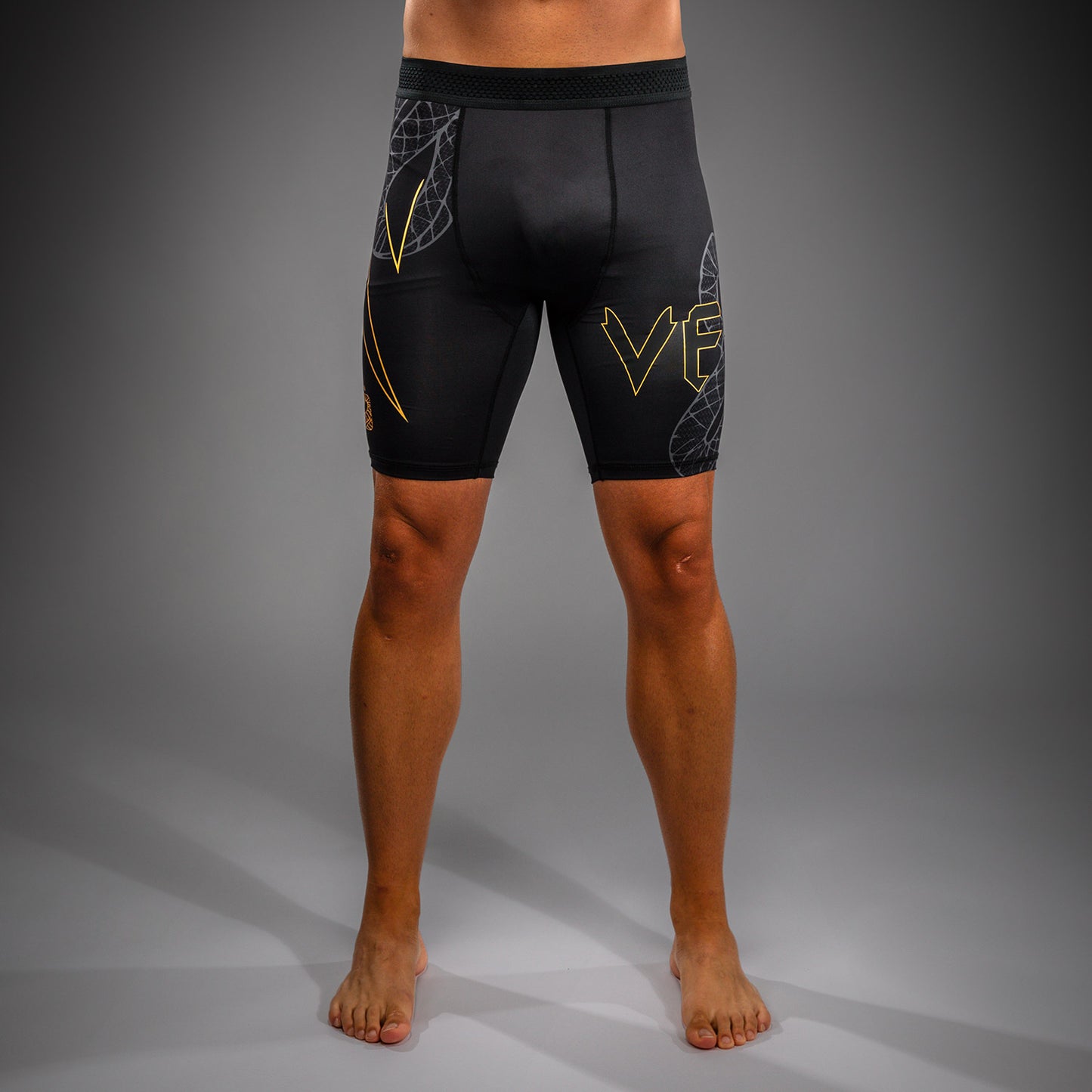 Venum Serpenti Vale Tudo Shorts – Schwarz/Silber/Gold