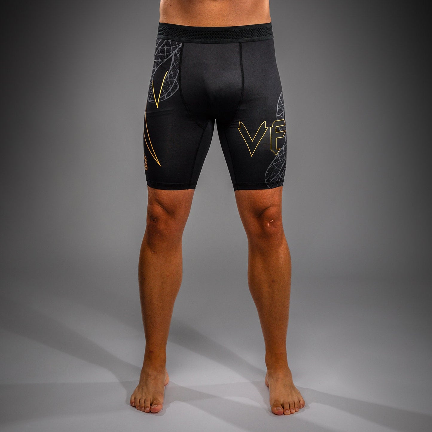Venum Serpenti Vale Tudo Shorts – Schwarz/Silber/Gold