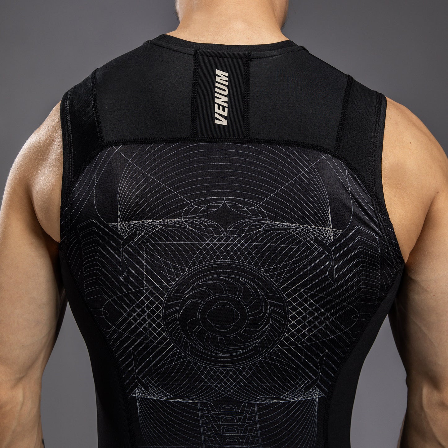 Venum G-Fit Air Herren Ärmelloses Rashguard - Tiefschwarz/Wüstensand