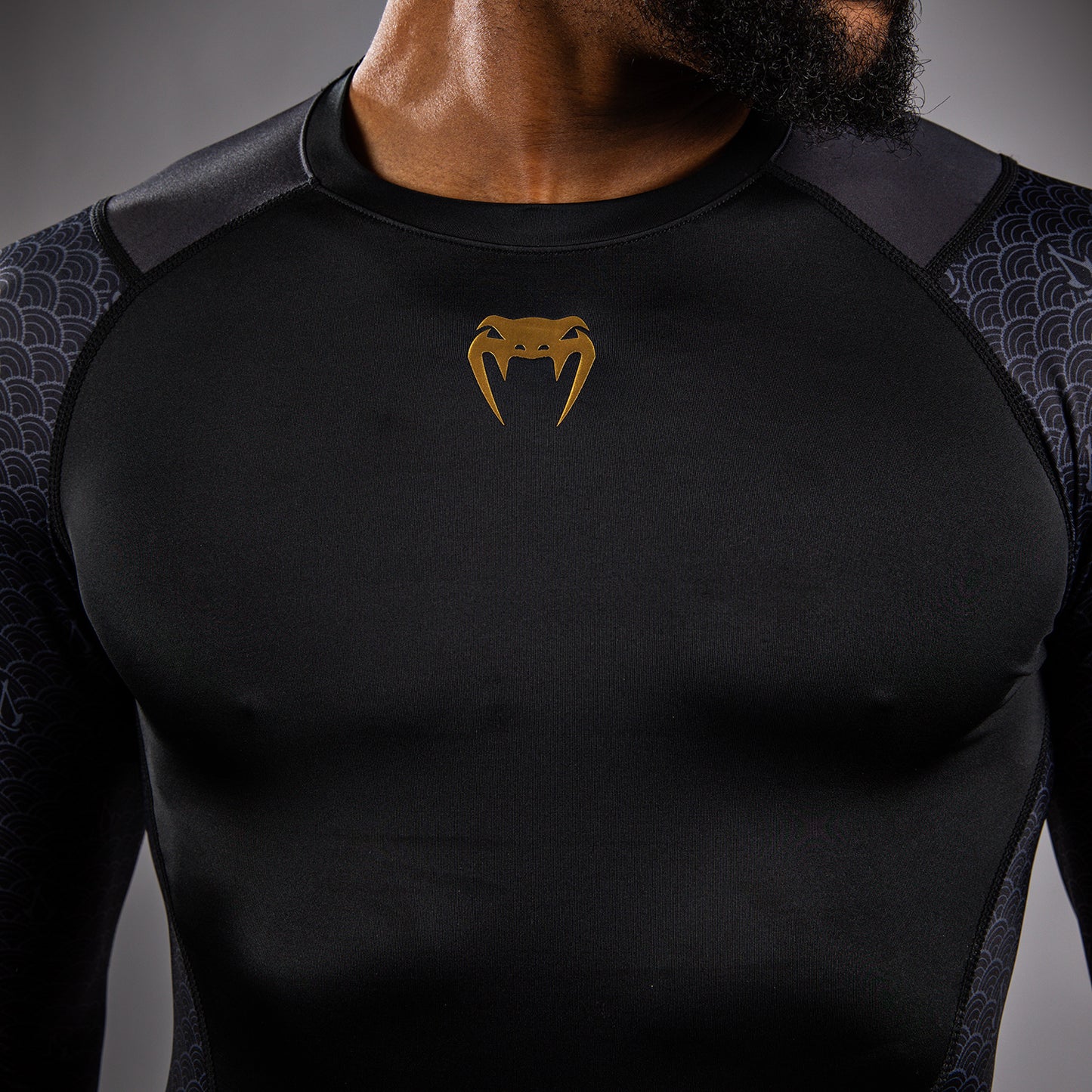 Venum x Assassin’s Creed Shadows Men's Long Sleeve Rashguard - Schwarz