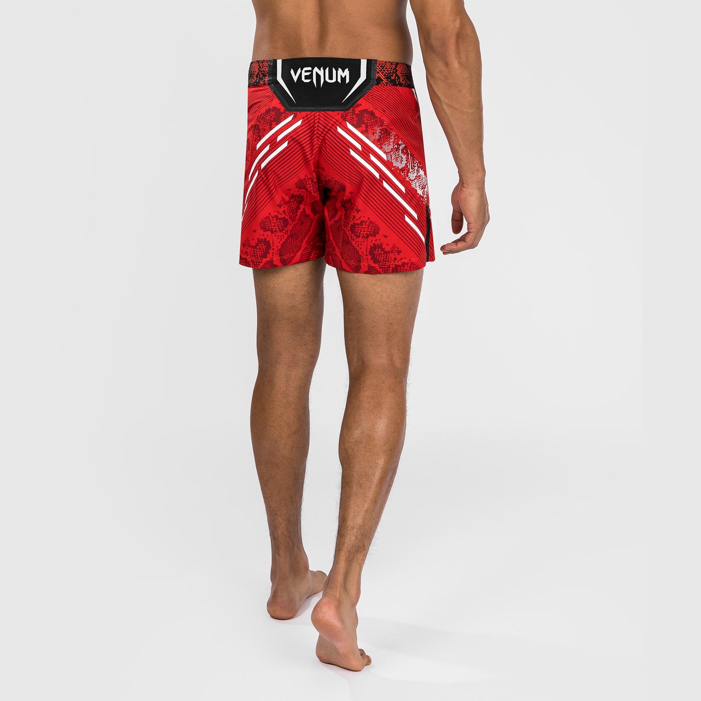 UFC Adrenaline by Venum Personalisierte Authentische Fight Night Herren-Kampfshorts - Kurze Passform - Rot