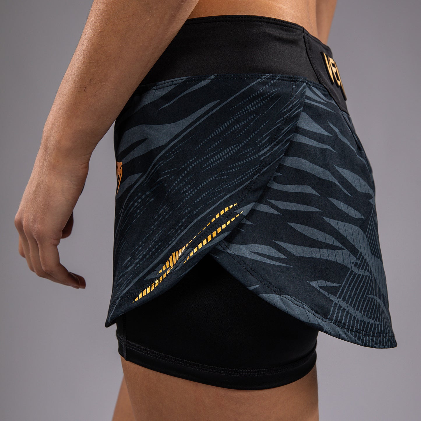 UFC Fusion by Venum Authentic Fight Night Damen Skort - Champion