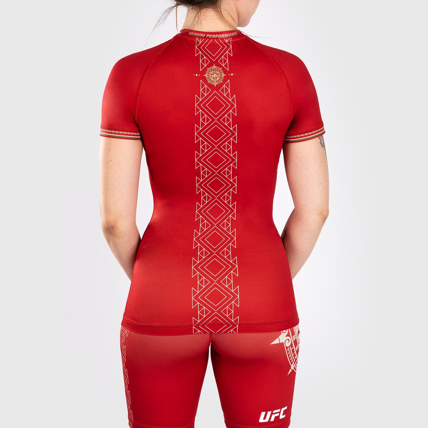 Noche UFC by Venum  Authentic Fight Night Damen Performance Kurzarm Rashguard - Rot