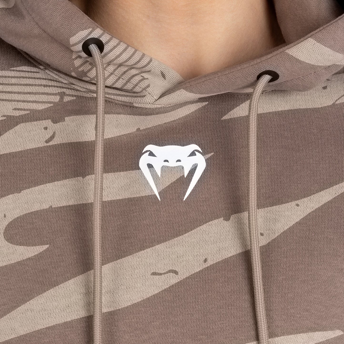UFC Adrenaline by Venum Fight Week Frauen Pullover Hoodie - Desert Camo