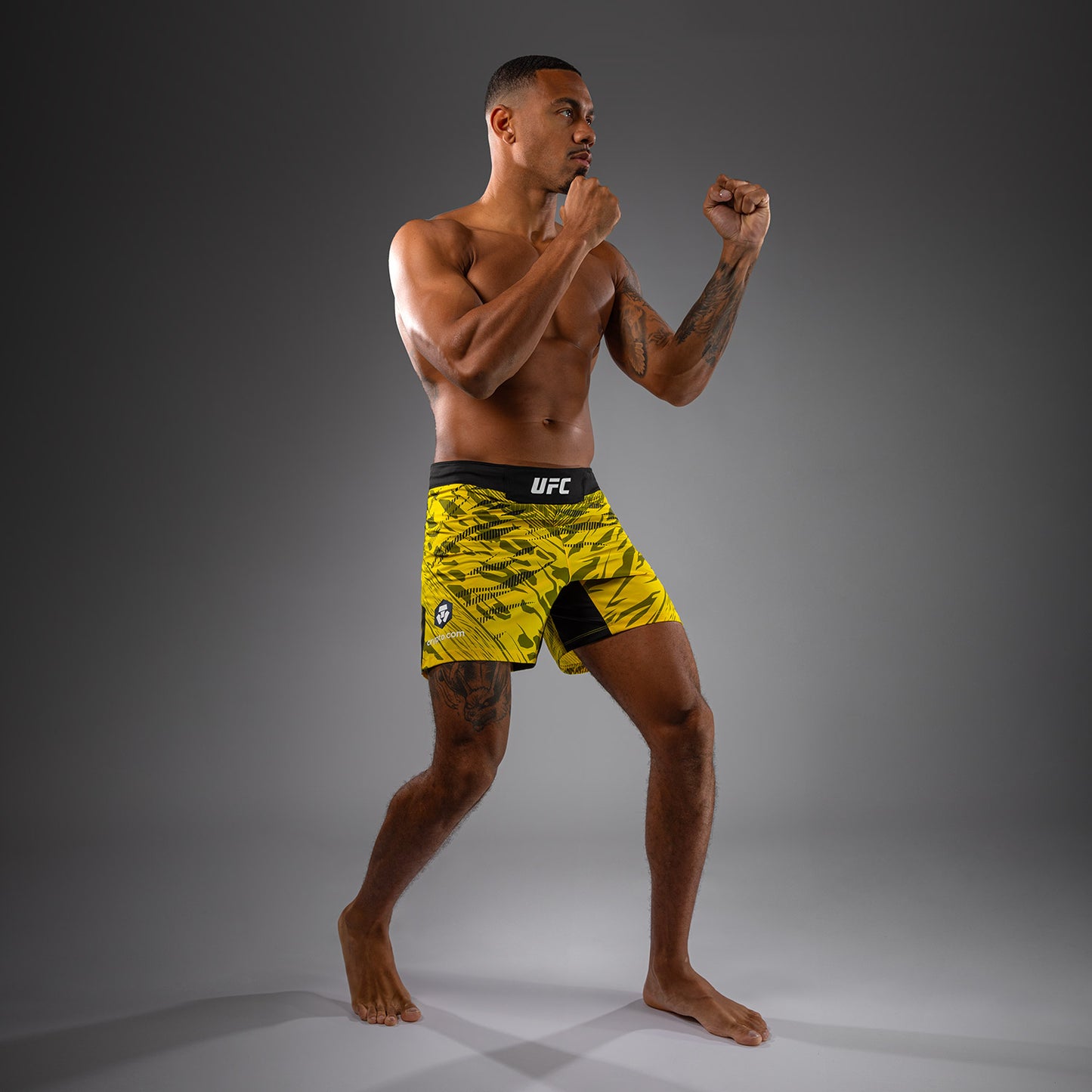 UFC Fusion by Venum Authentic Fight Night Herren Fight Short - Short Fit - Gelb