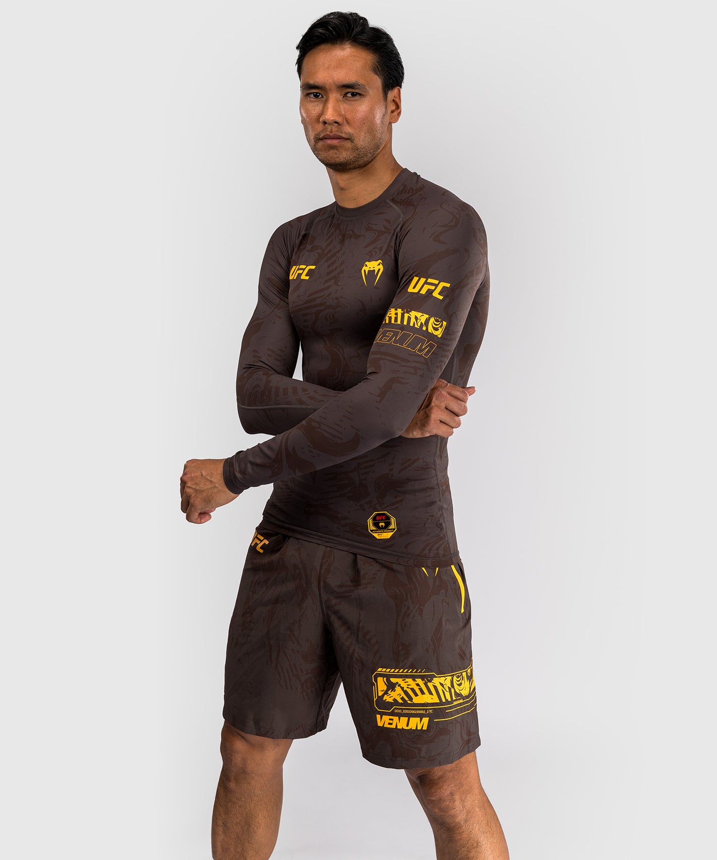 UFC Fusion by Venum Fight Week Herren Performance Langarm Rashguard - Erdiges Braun