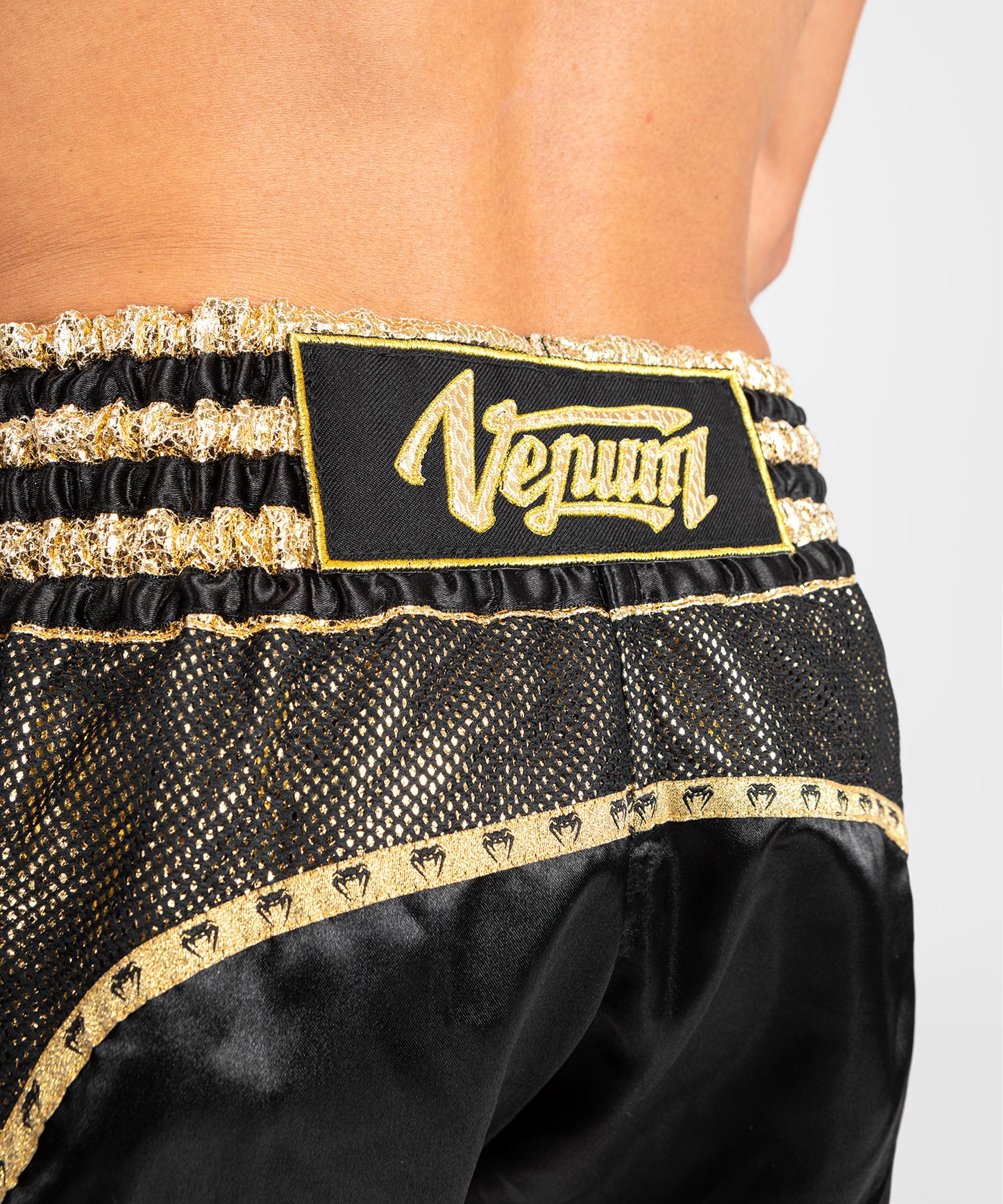 Venum Absolute 2.0 Muay Thai Shorts - Schwarz/Gold
