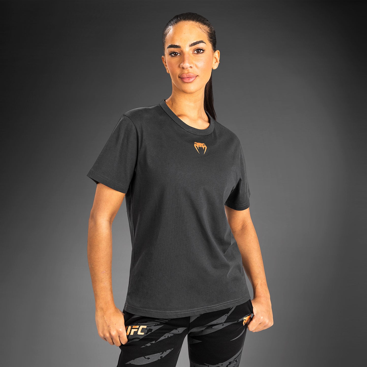 UFC Adrenaline by Venum Fight Week Frauen Kurzarm-Baumwoll-T-Shirt - Charcoal Grey