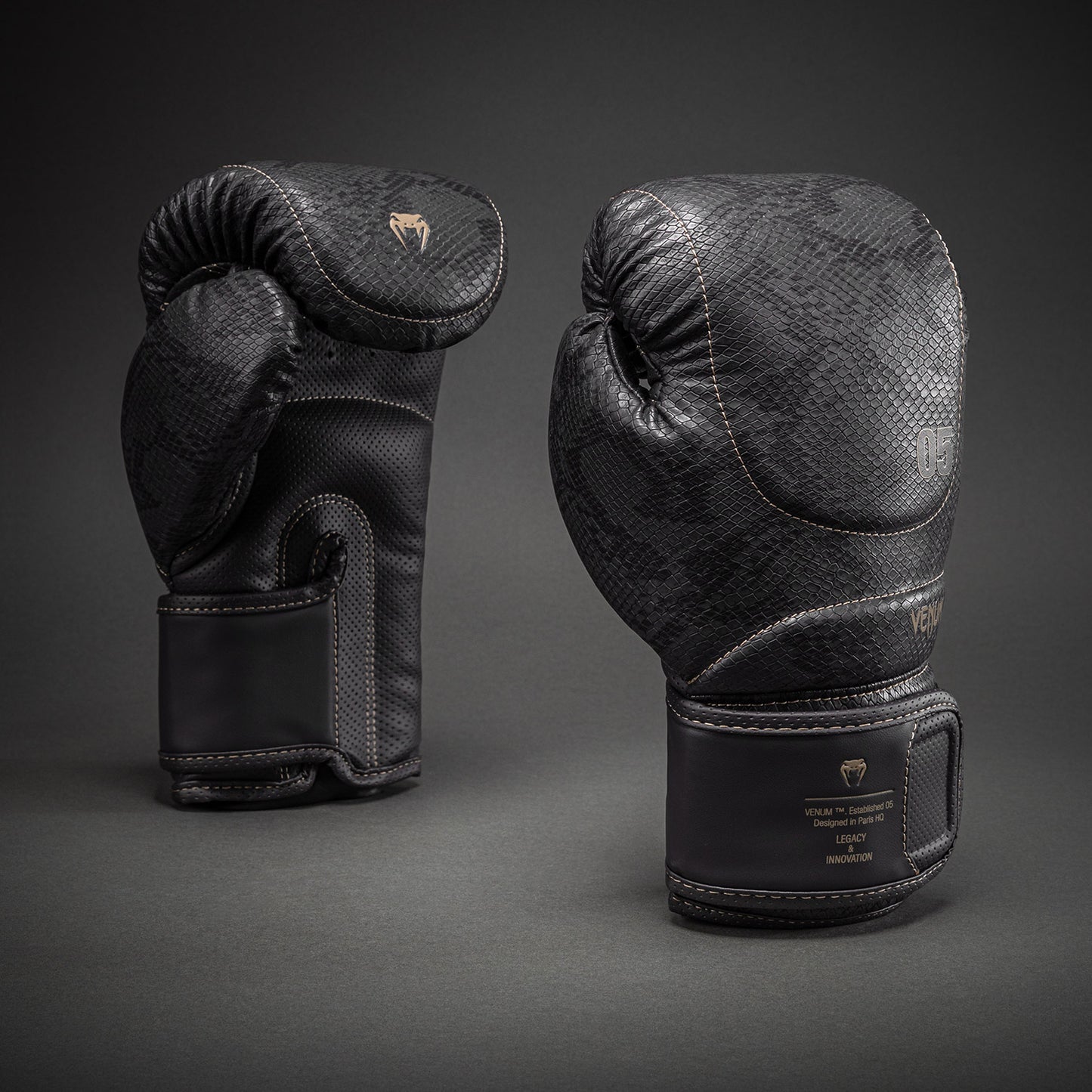 Venum Impact Evo Scales Boxhandschuhe – Dunkelgrau