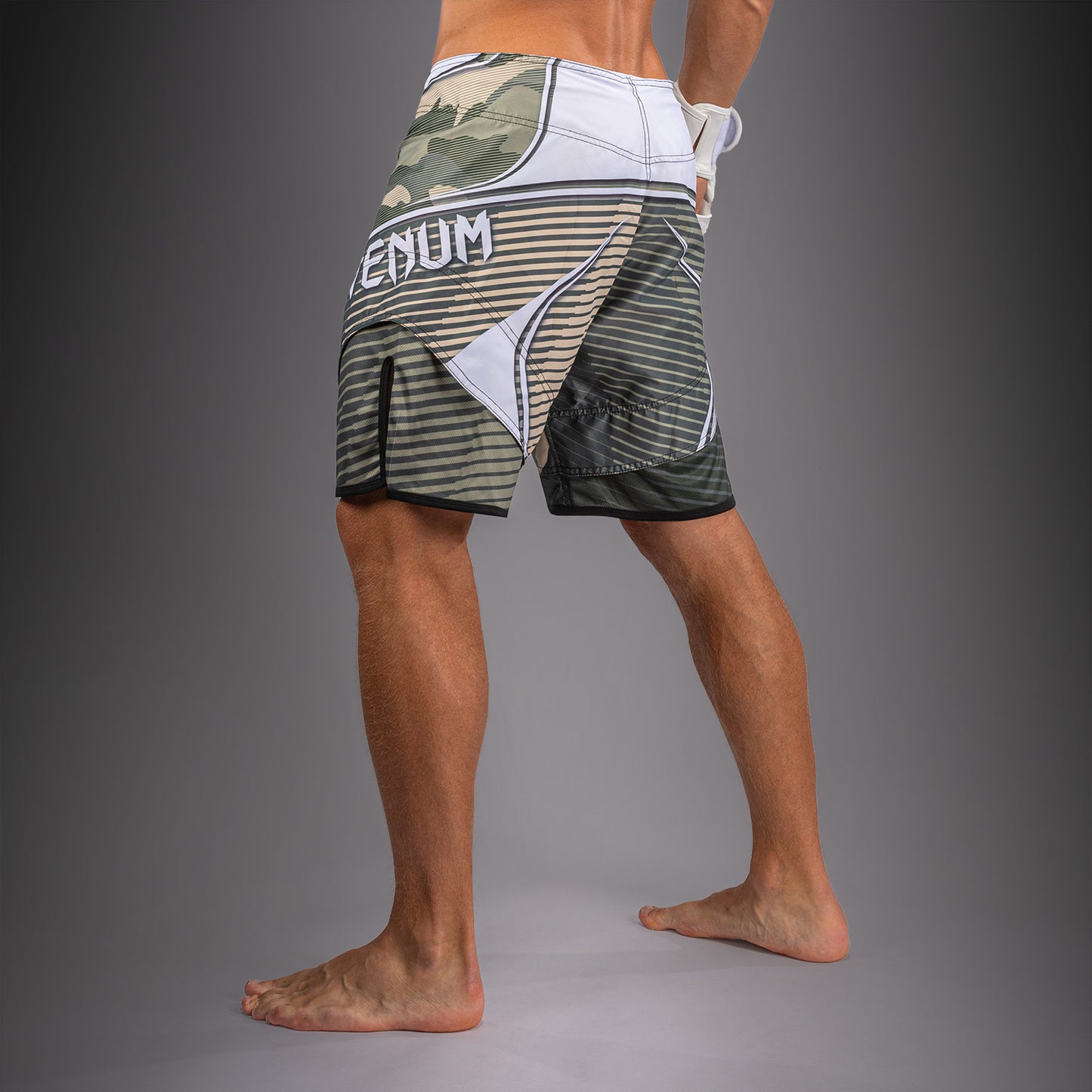 Venum Camo Hero Fightshorts - Khaki/Cremeweiß