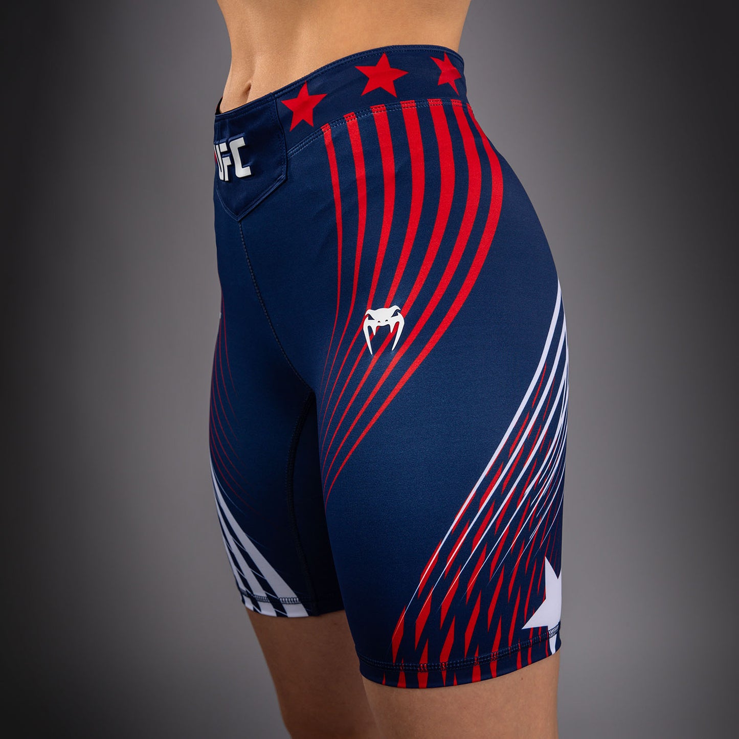 Official UFC Freedom 250 by Venum Authentic Vale Tudo Shorts im Long Fit für Damen - Blau